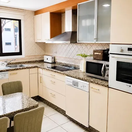 Seaside 1bdr W 2 Bathrooms, Pool * Albufeira