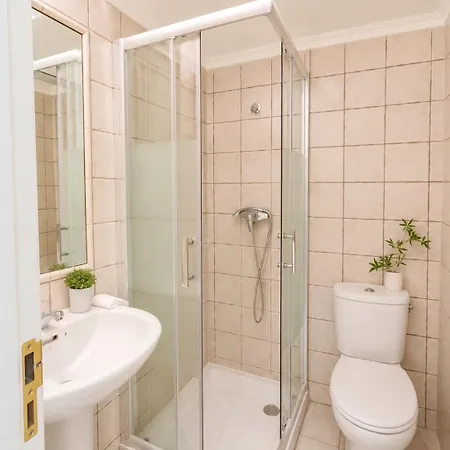 Seaside 1bdr W 2 Bathrooms, Ac, Pool