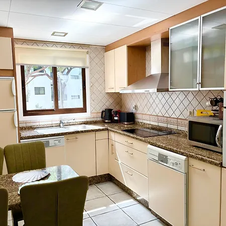 Seaside 1bdr W 2 Bathrooms, Ac, Pool Albufeira
